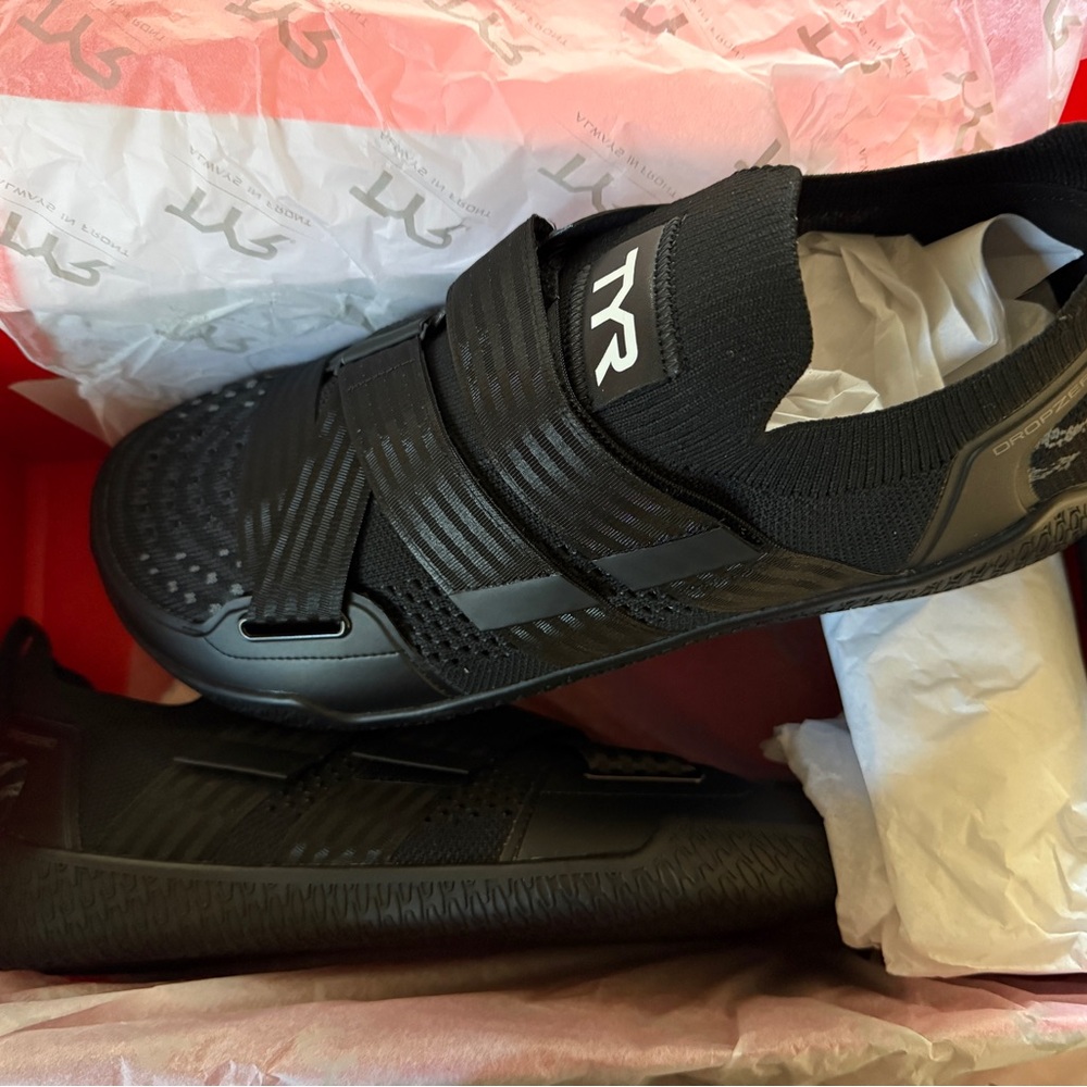 TYR Drop Zone size 13. New in box